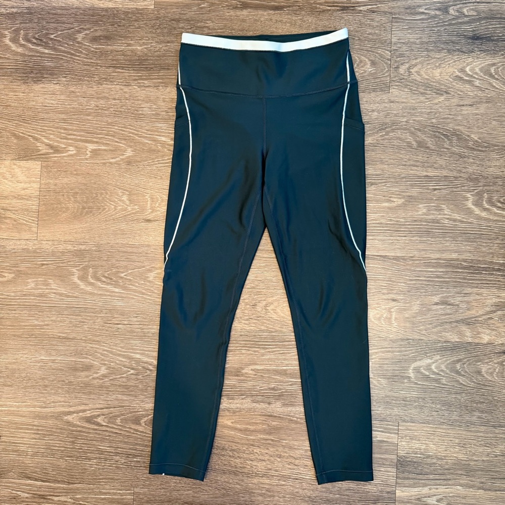 Athleta Interval Stash Tipped 7/8 Legging